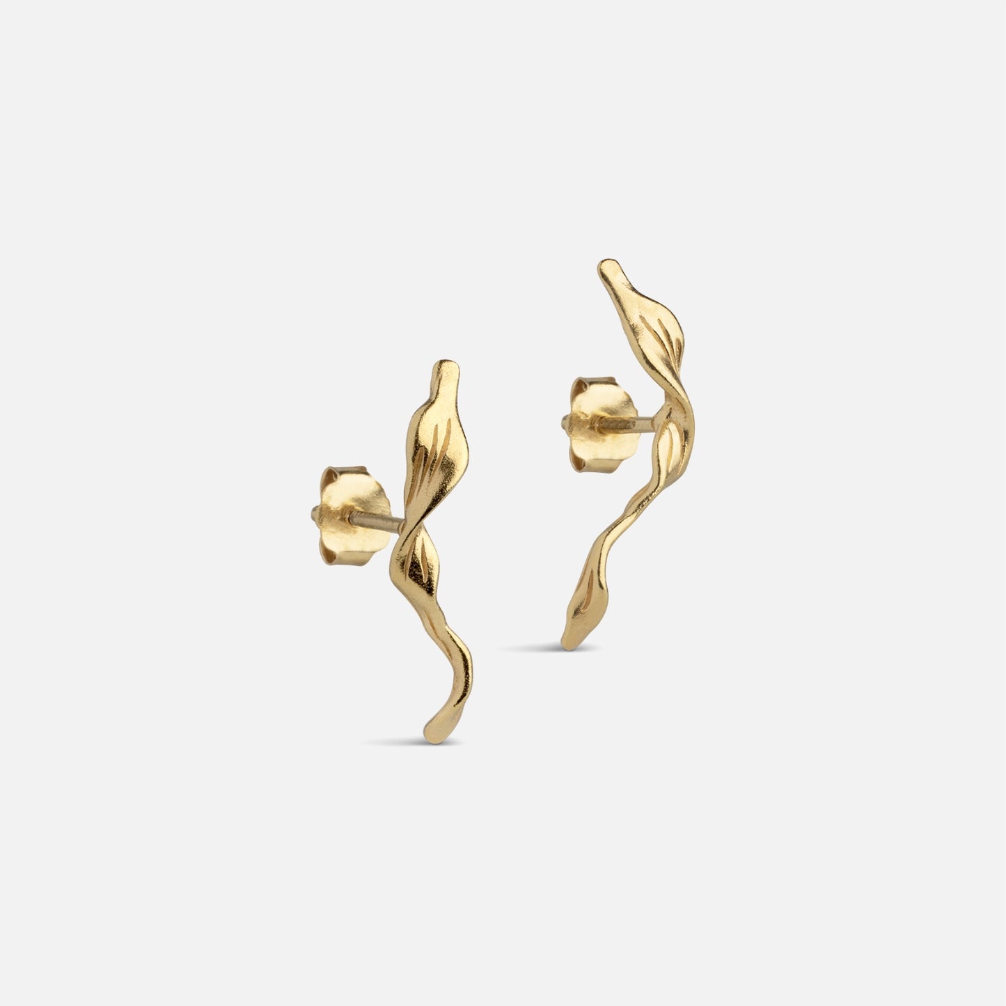 Juno Studs fra Enamel Copenhagen i forgyldt sølv
