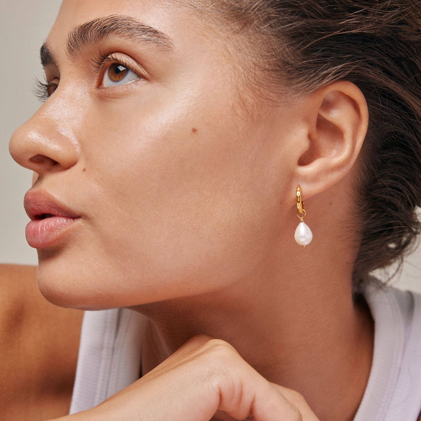 Significant Pearl øreringe fra Enamel (modelbillede)