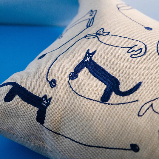 Garnkatter Embroidered Cushion Cover - Fine Little Day - Detalje af broderi