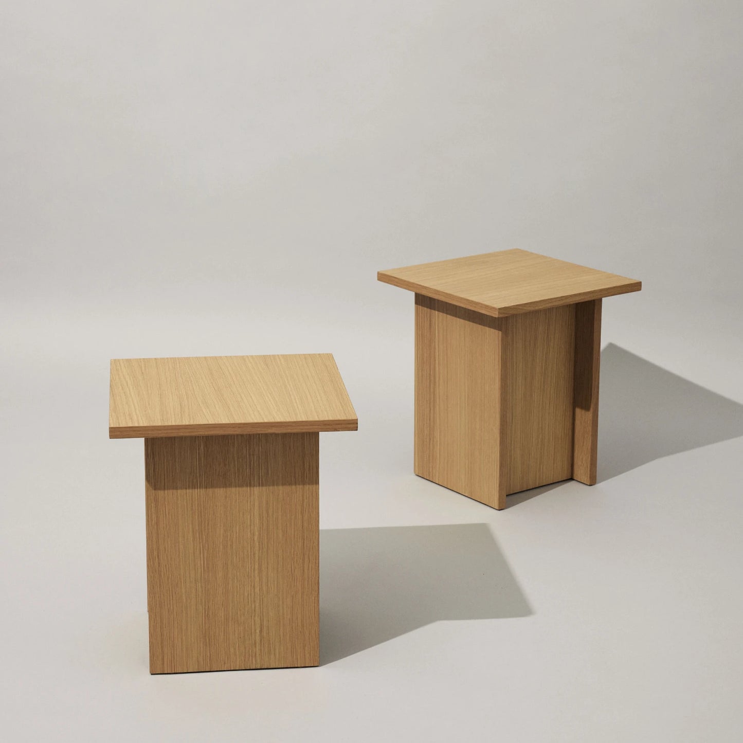 Straight Side Table fra Hübsch (grey background)