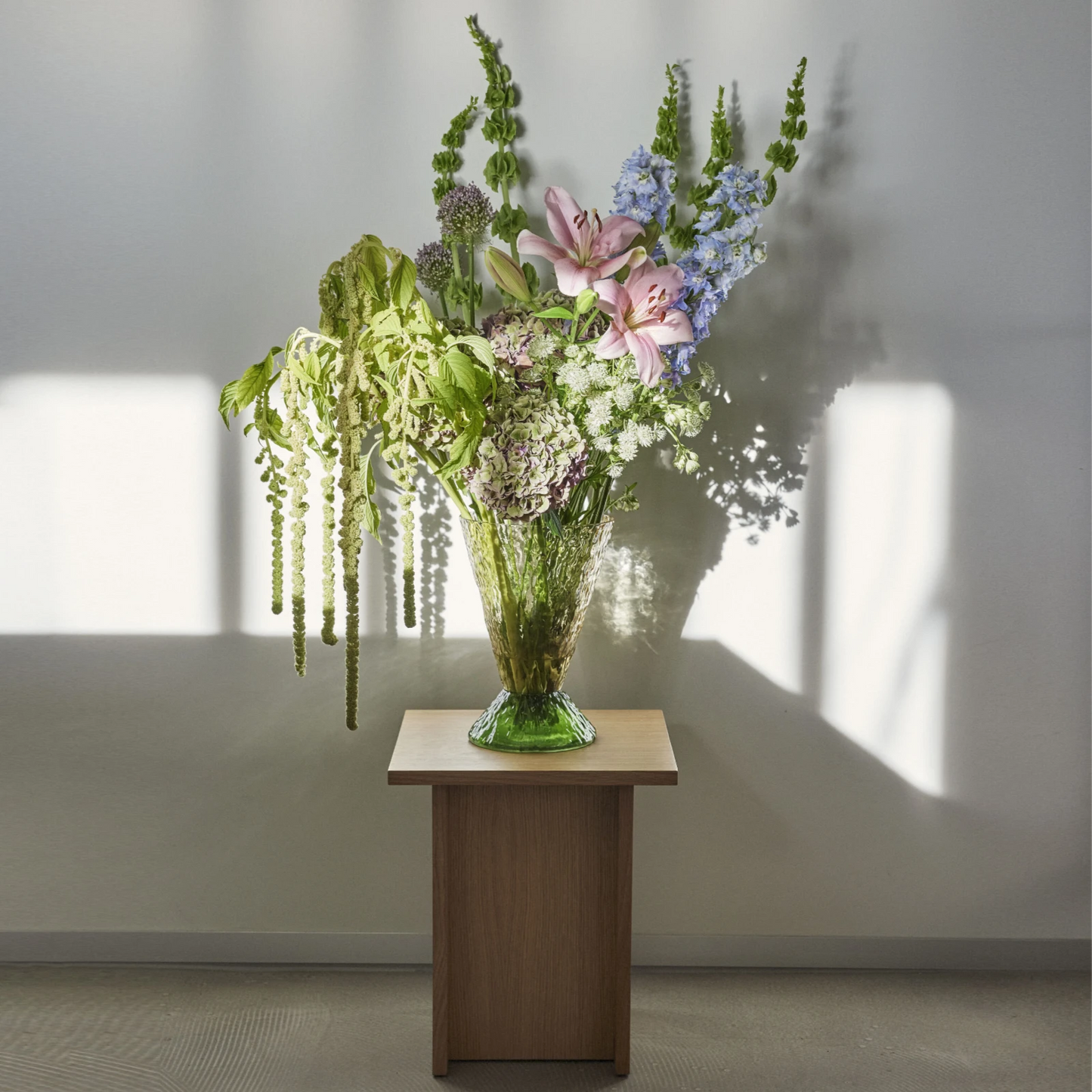 Straight Side Table fra Hübsch (flowers)