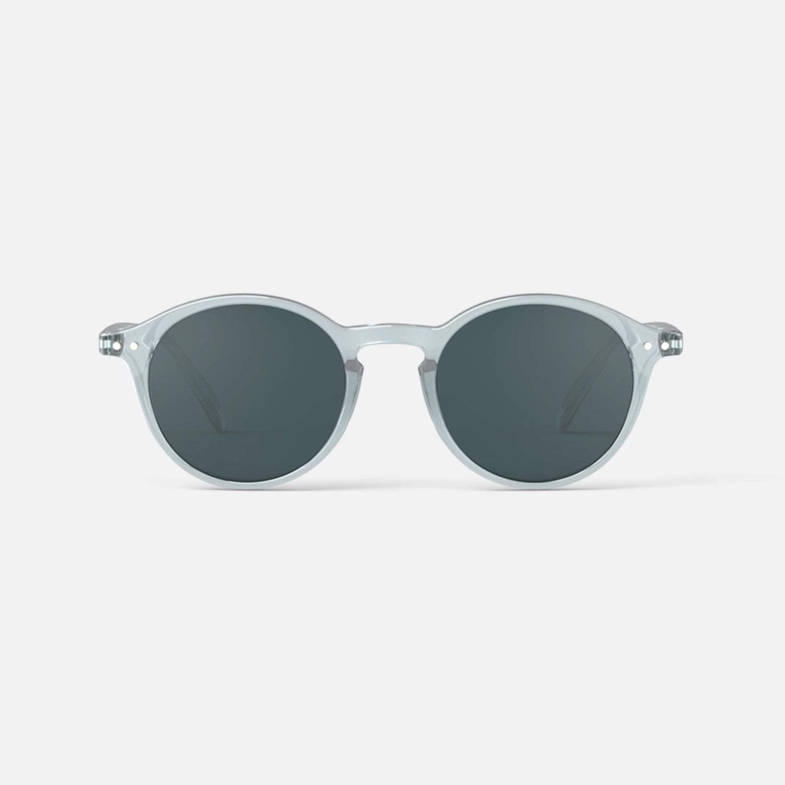 Model D solbriller fra Izipizi i Frozen Blue forfra