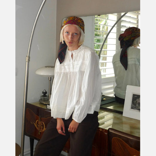 Musse Shirt - La Rouge - White - Model