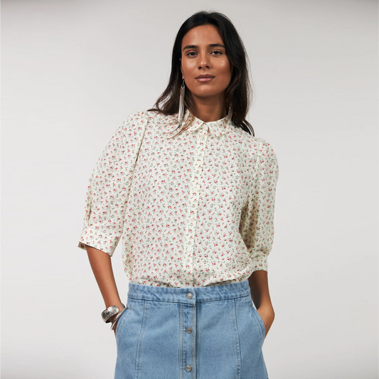 BonoLL Shirt fra Lolly's Laundry - Red Flower - Model