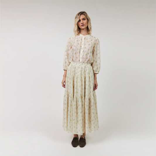 Sunset Maxi Skirt fra Lolly's Laundry - Creme - På model