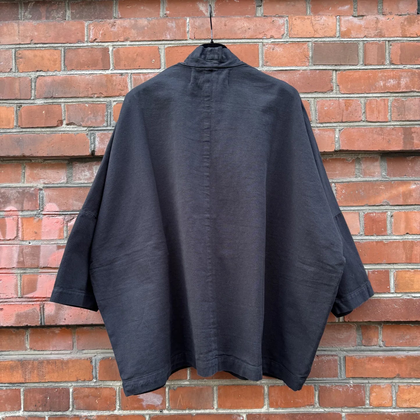 Livia Kimono fra Muse Wear - Black - Set fra ryggen