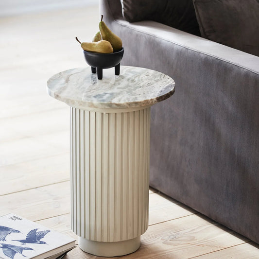 Erie Rundt Sidebord i grå/creme fra Nordal i stue