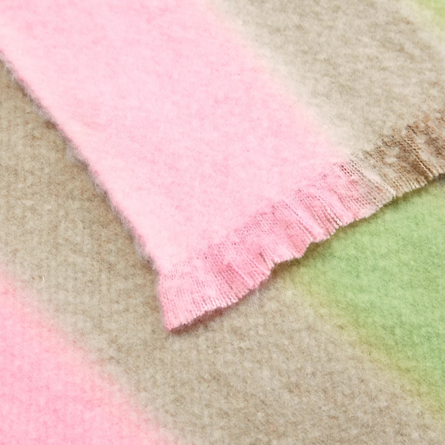 Nucarla Scarf fra Nümph i Greenery (detalje)