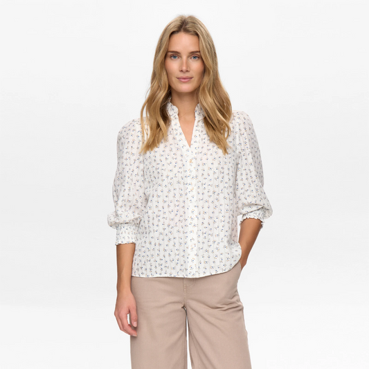 Nufenja Shirt fra Nümph - Grey Blue - Model