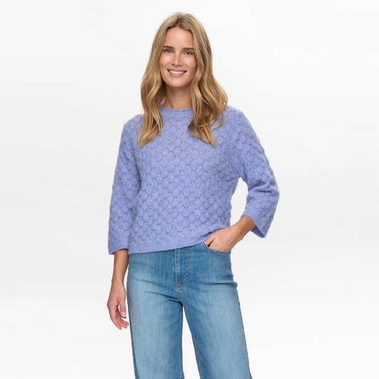 Nuriette Leaf Pointelle Pullover fra Nümph - Hydrangea - Model