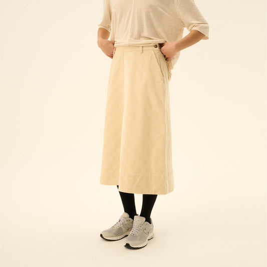 Prym Structured Corduroy Skirt - Rue De Tokyo - Eggshell - På model