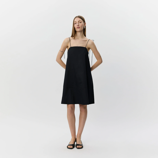 AnayaSW A-Shape Mini Dress fra Sofie Schnoor - Black - På model