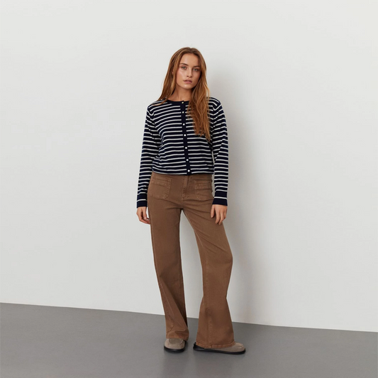 Navy stribet Cardigan fra Sofie Schnoor på model