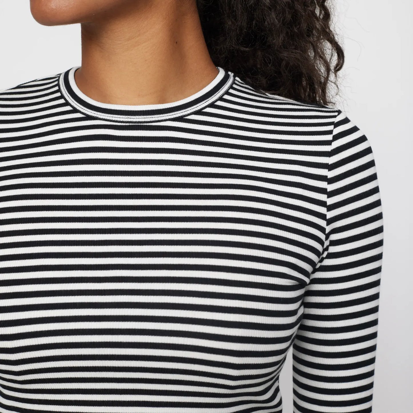 SRFenja Stripe O-Neck Top fra Soft Rebels i sort/hvid (detalje)