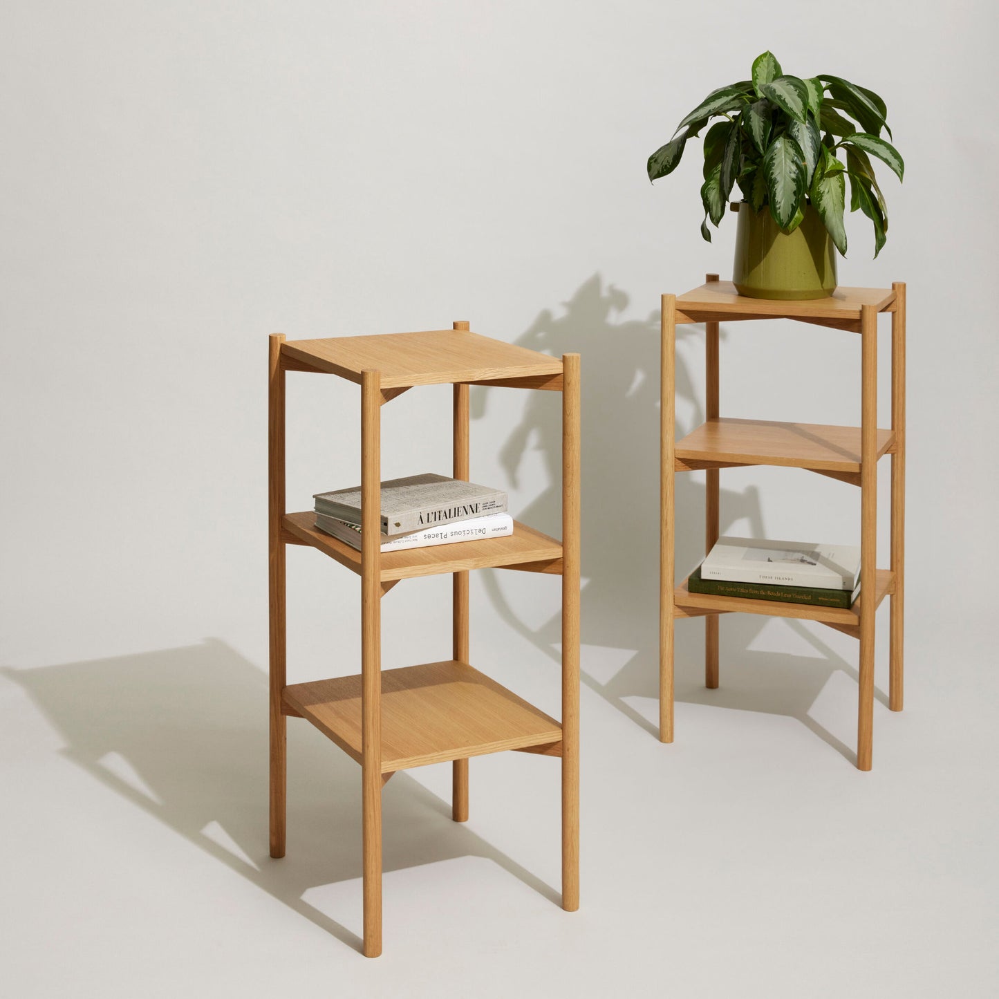 Solution Shelf Unit i eg fra Hübsch (kampagnefoto)
