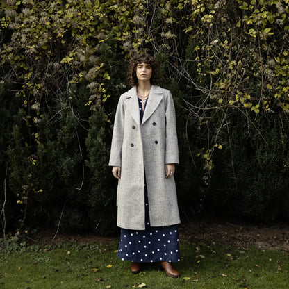Irfreja frakke fra Atelier Rêve (kampagnefoto)