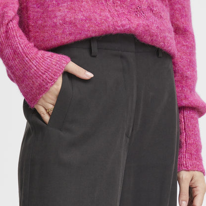 Irlenno bukser fra Atelier Rêve i sort (detalje front)