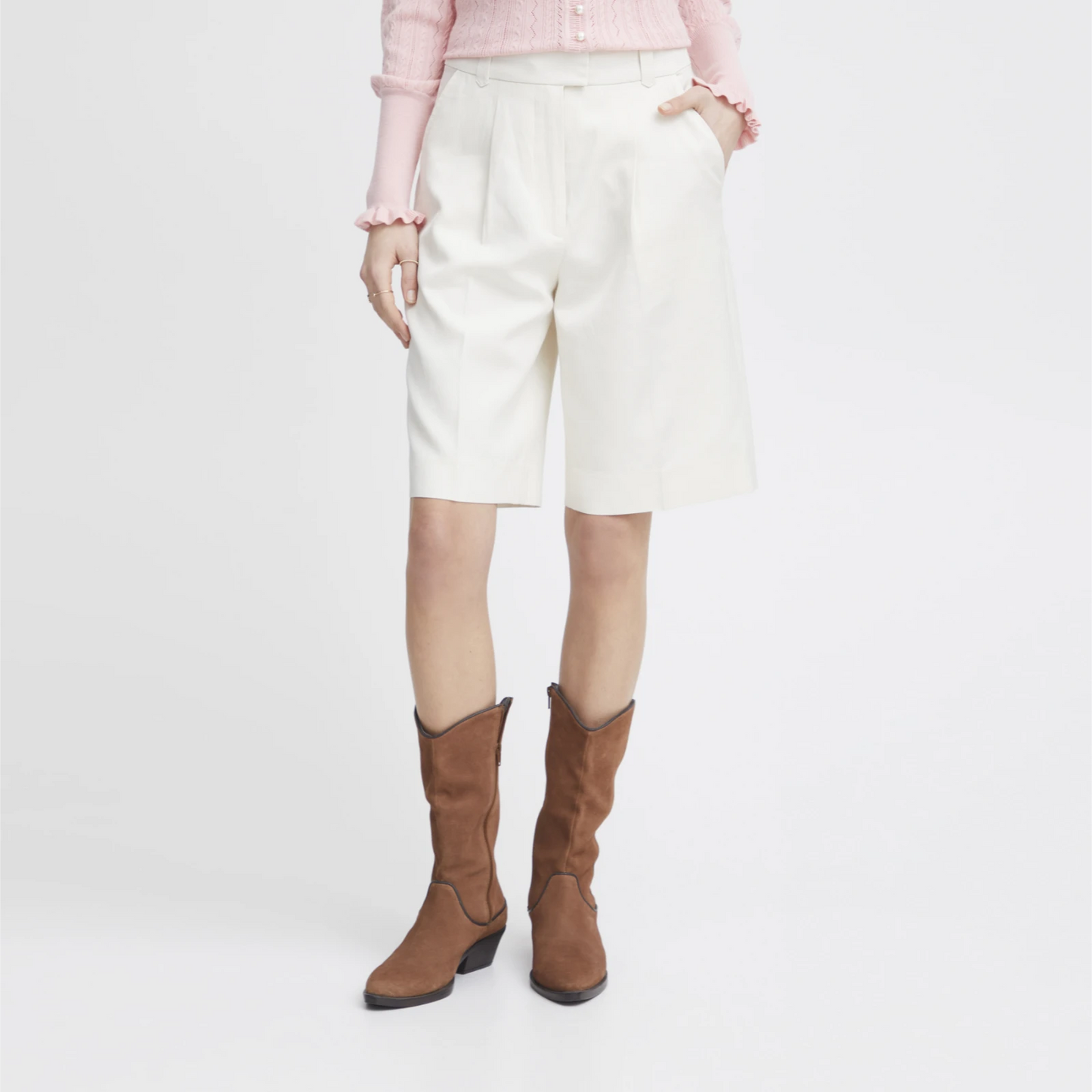 Irlinvi Shorts fra Atelier Rêve på model