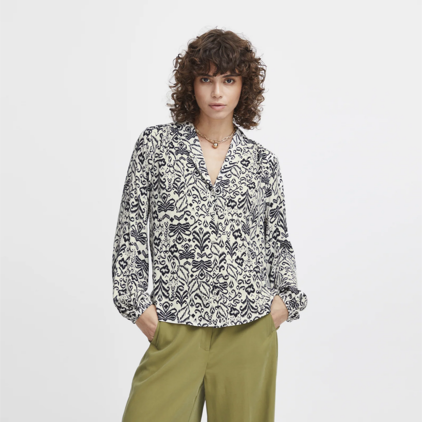 Irrosie Skjorte fra Atelier Rêve på model