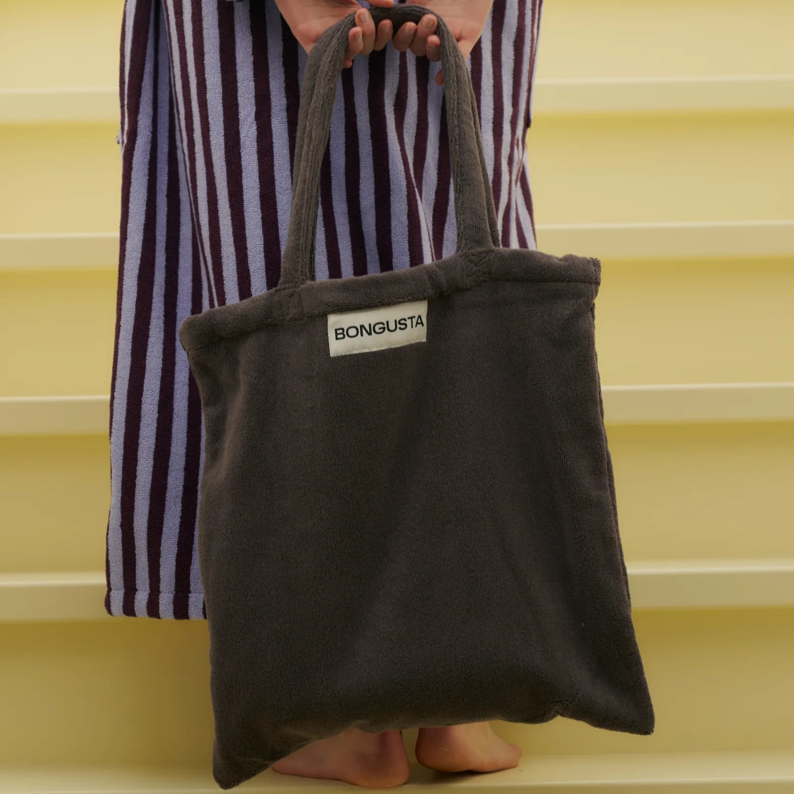 Naram Tote Bag fra Bongusta - Coffee - Model
