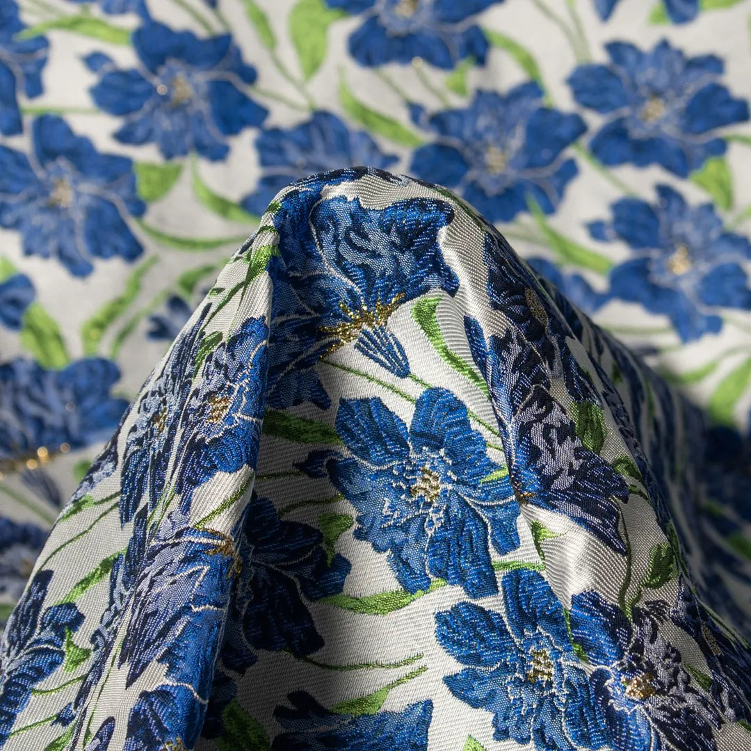 Pudebetræk fra Dagny med blå blomster og lurex - detalje