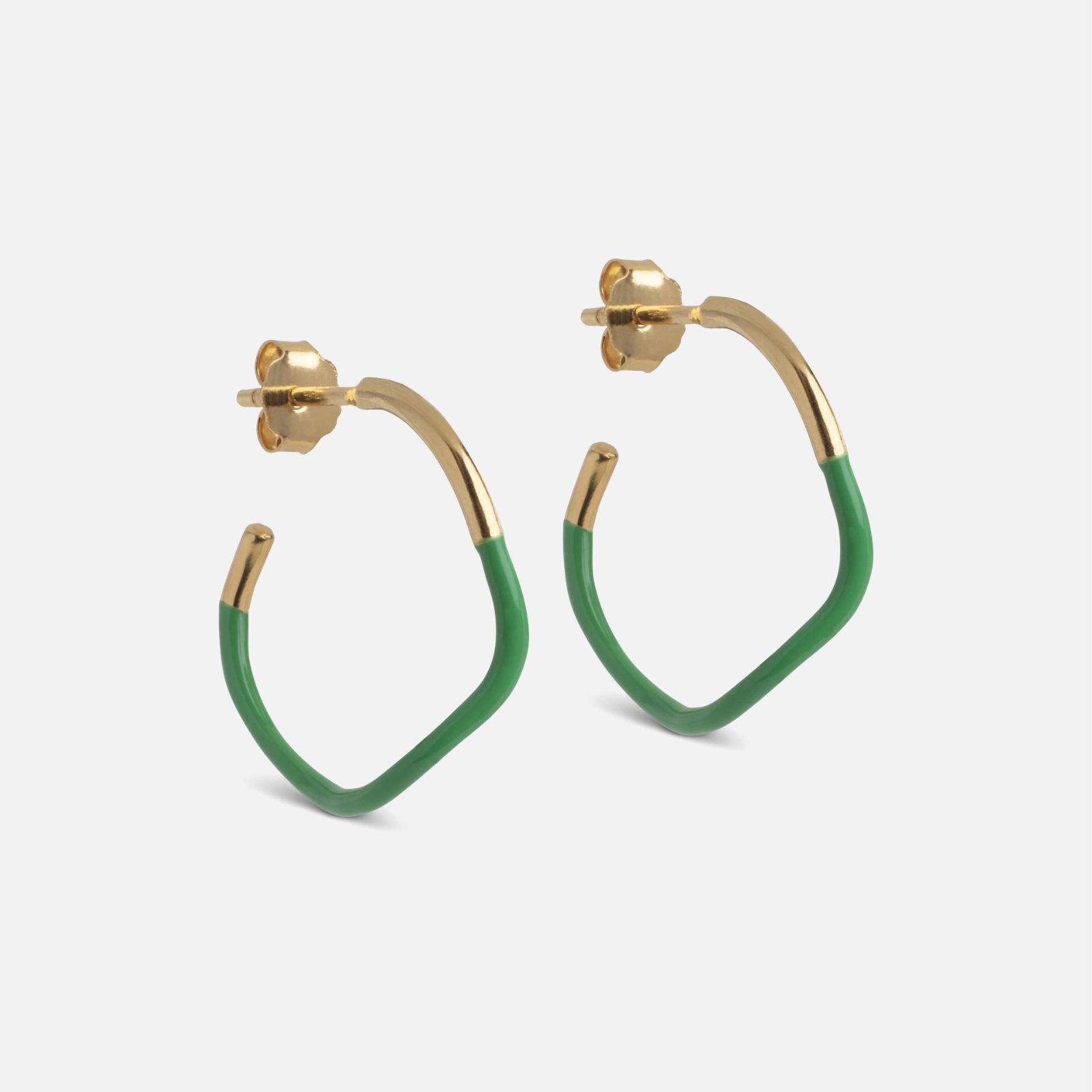 Sway Hoops fra Enamel Copenhagen i Grass Green
