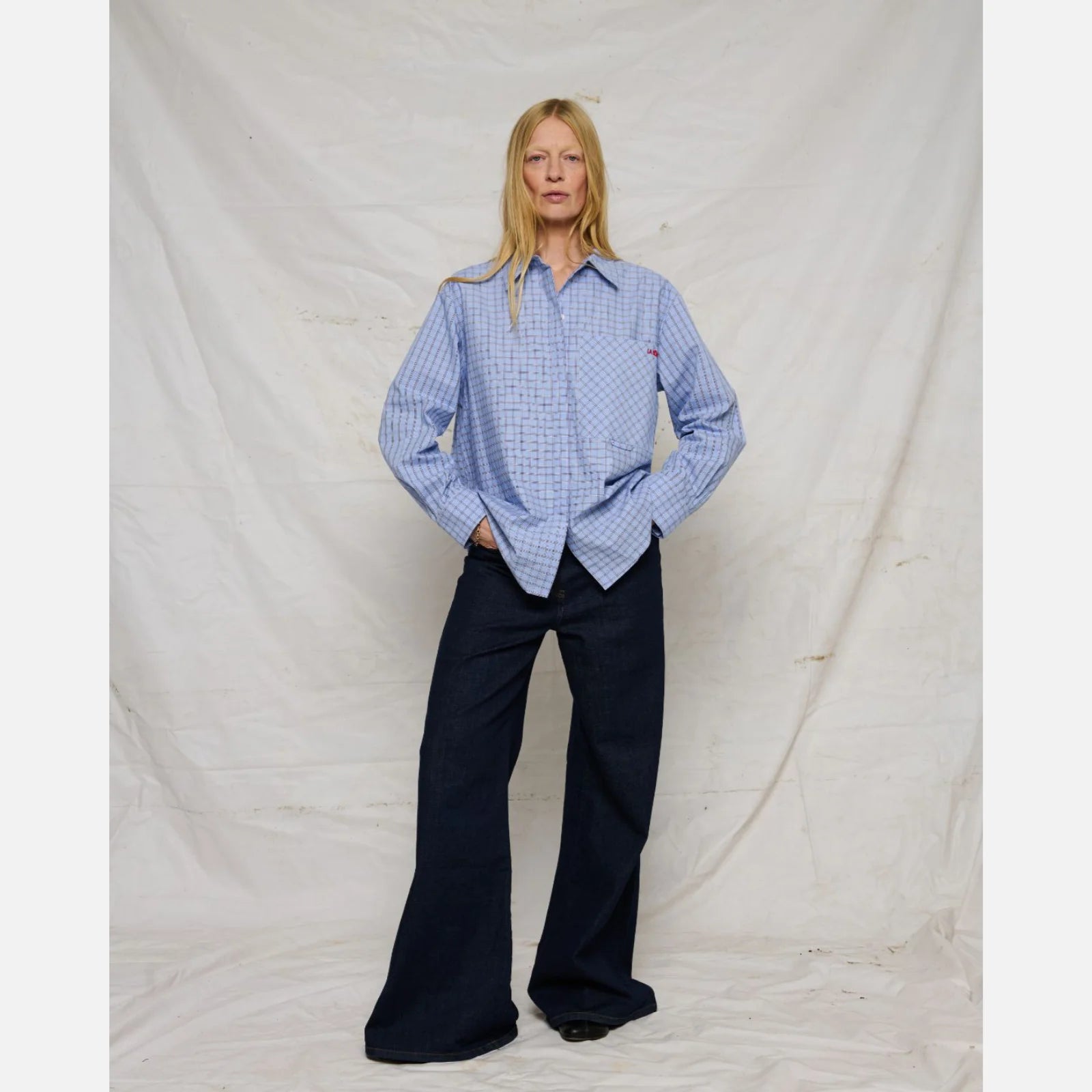 Petra Shirt fra La Rouge - Blue Checks - Modelfoto