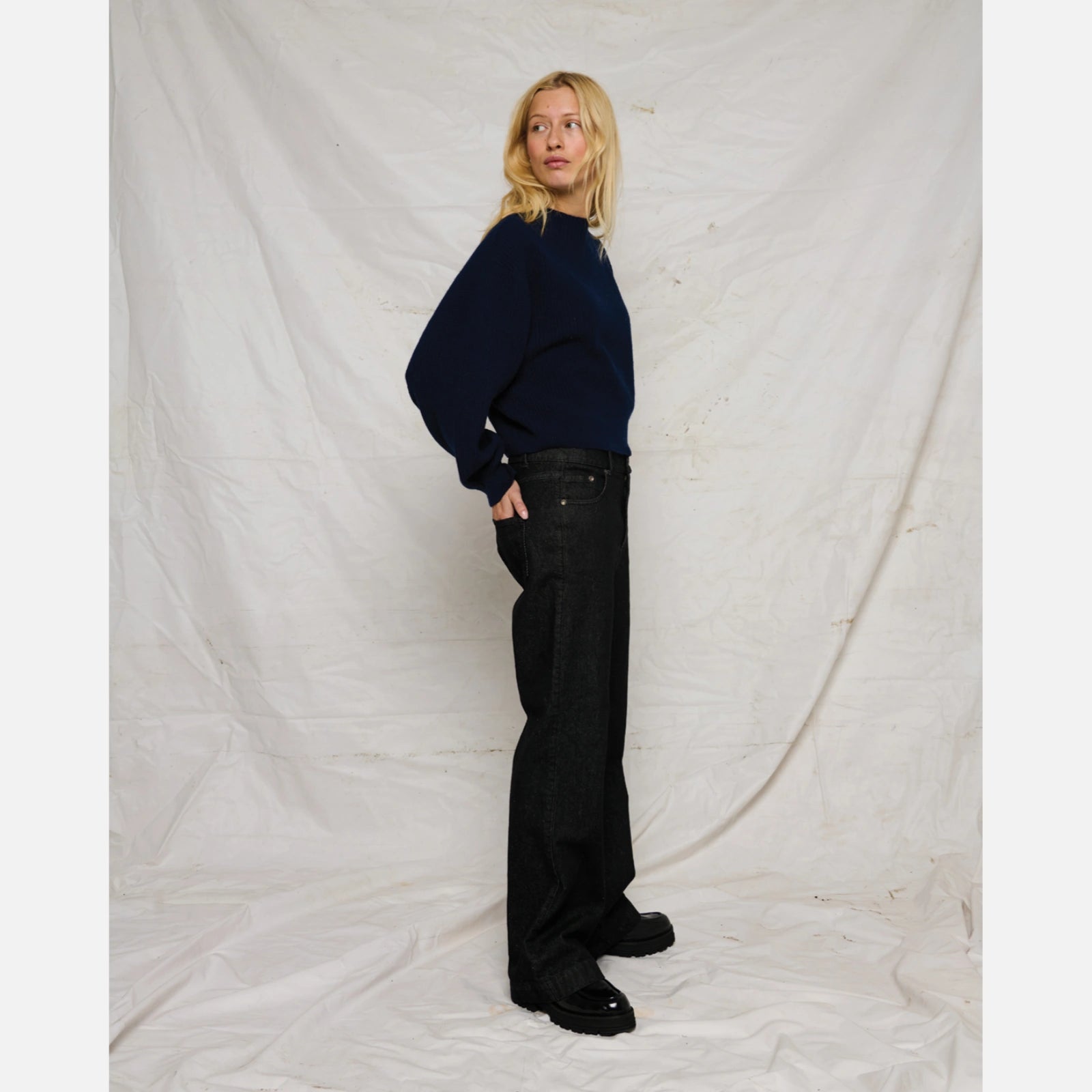 Sisse Knit fra La Rouge - Grey Melange - Model fra siden