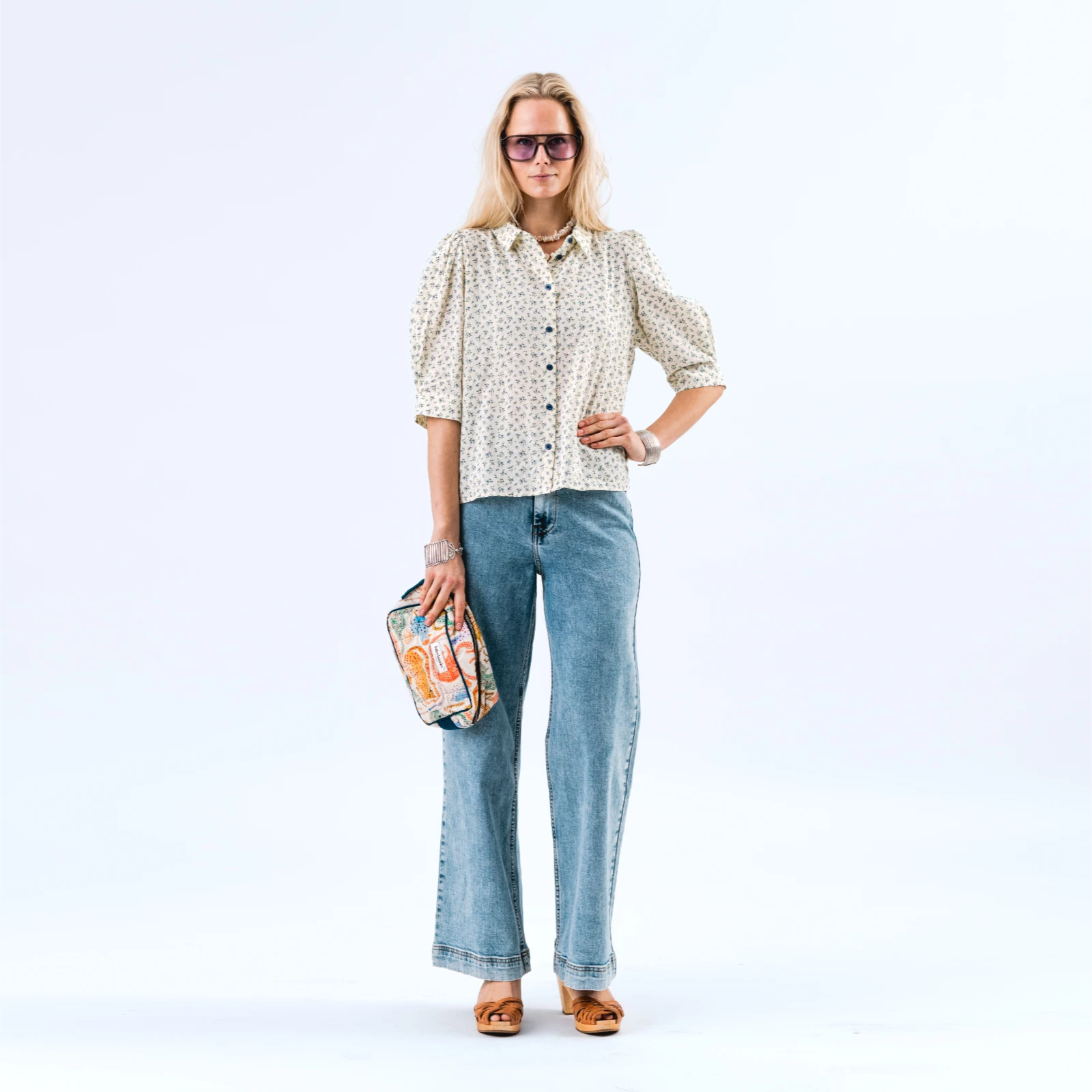 Bono Shirt fra Lolly' Laundry - Blue Flower - Model