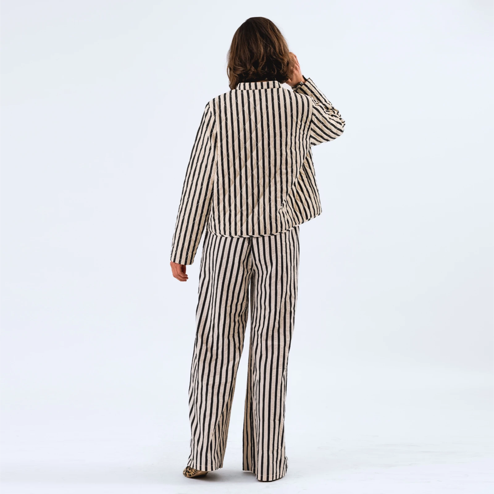 EmiliaLL Jacket fra Lolly's Laundry - Stripe - Model fra ryggen