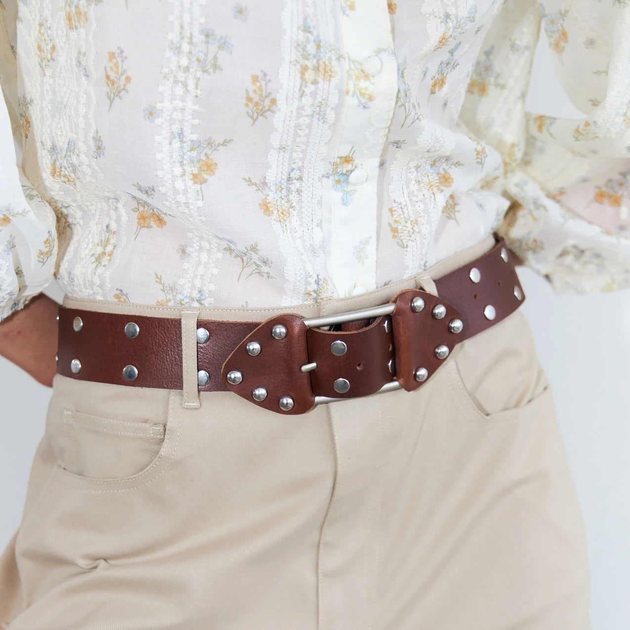 JuneLL Shirt fra Lolly's Laundry - Creme - Detaljefoto af blomstermotiv