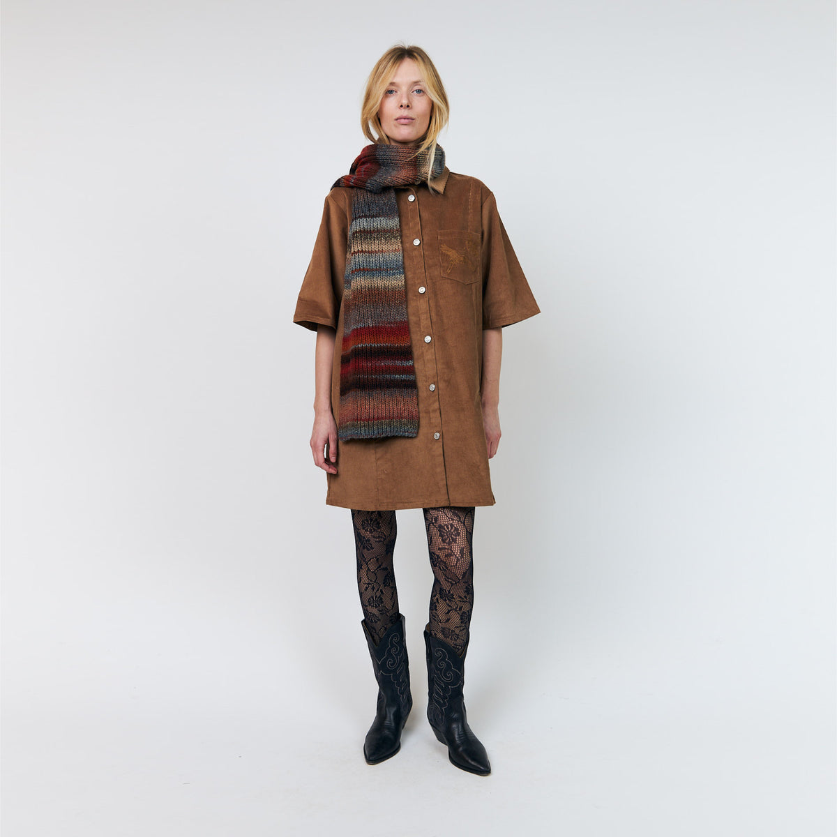 MolaLL Dress fra Lolly's Laundry - Hazel - Model I fuld længde