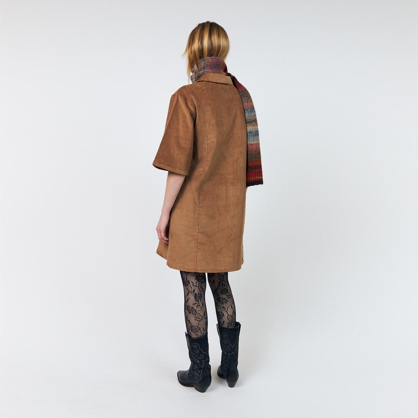MolaLL Dress fra Lolly's Laundry - Hazel - På fra ryggen