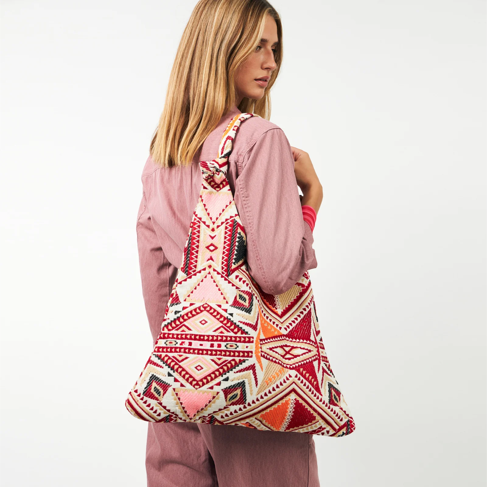 TayLL Hobo Bag - Lolly's Laundry - Model fra siden