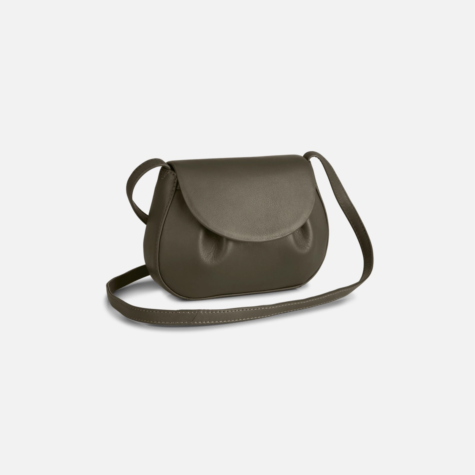 Bethany Crossbody taske fra Markberg I Military Olive (skråt forfra)