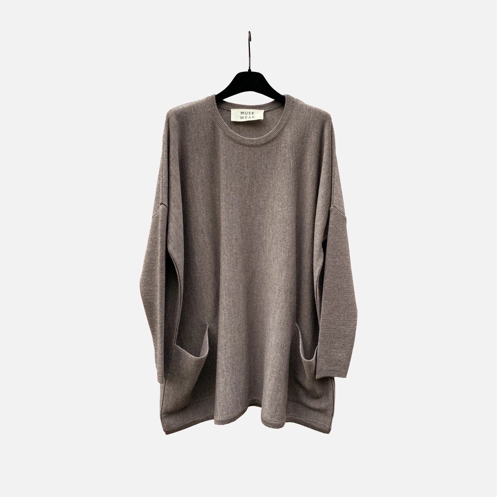 Agnete Merino Sweater fra Muse Wear i gråbrun