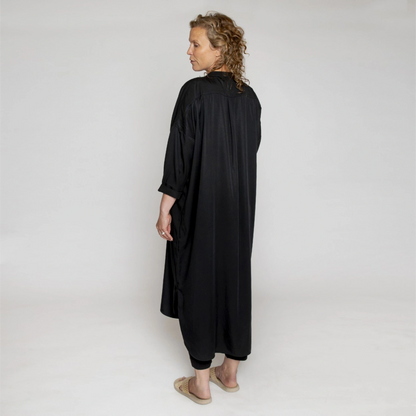 Elba Dress fra Muse Wear i sort lyocell (ryg)