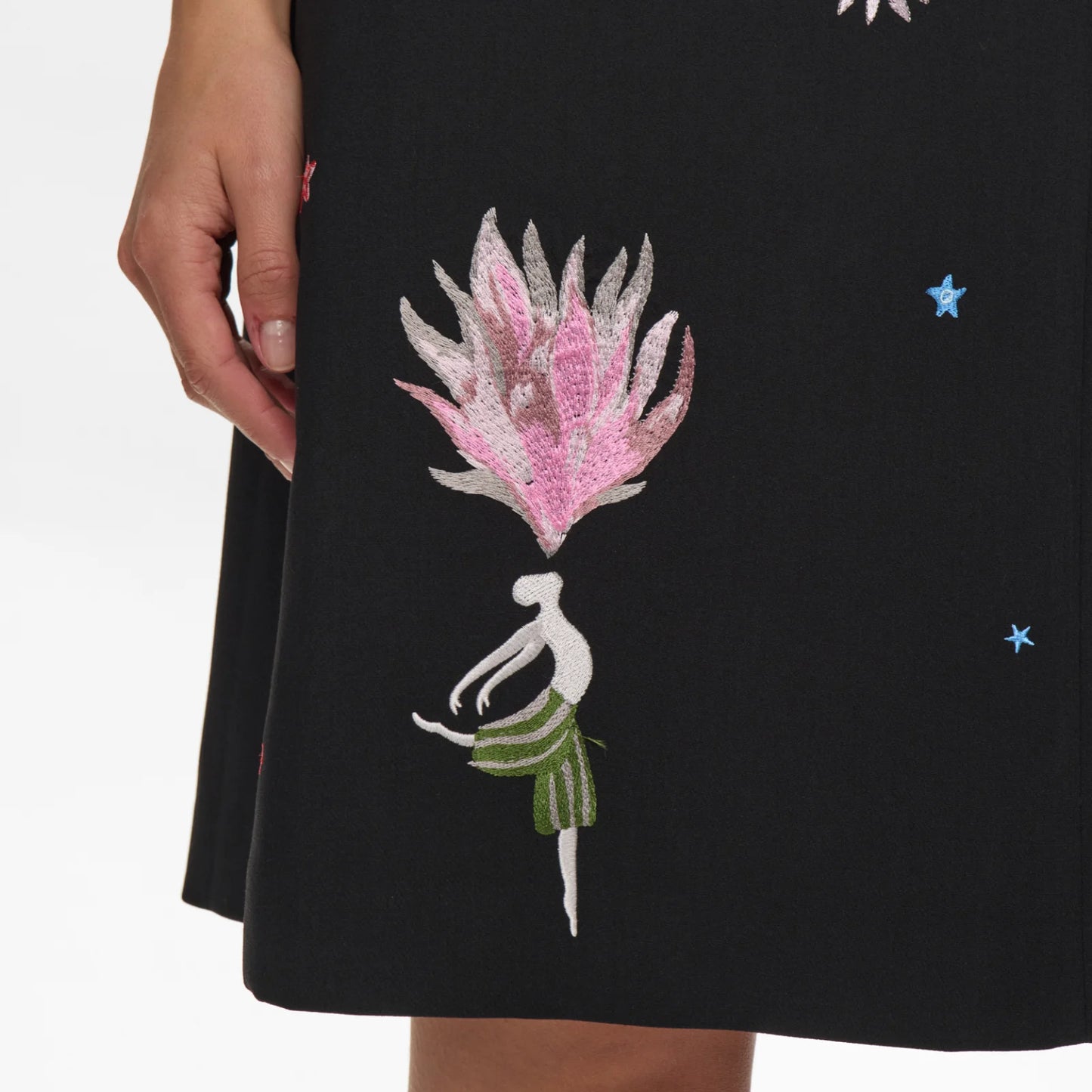 Nualmut Dress fra Nümph - Caviar - Detalje