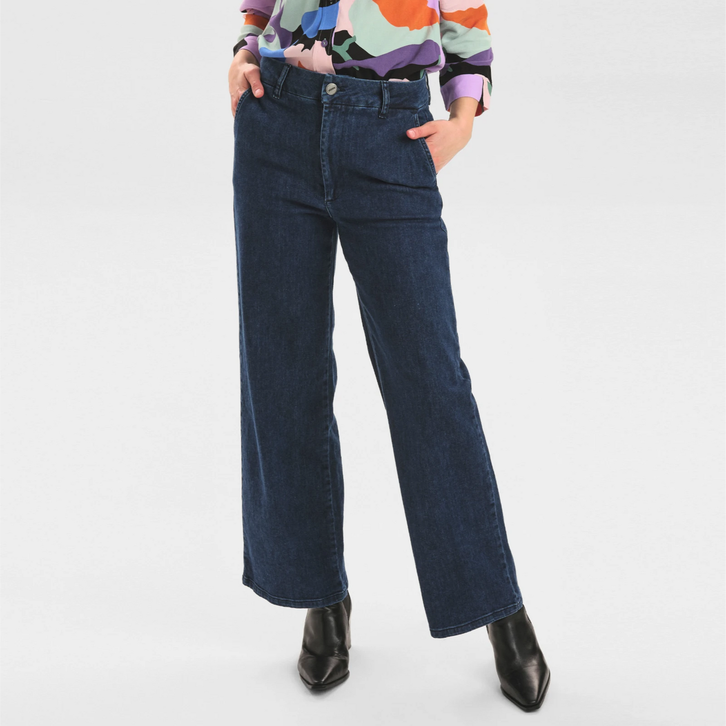 Nuamber jeans fra Nümph på model