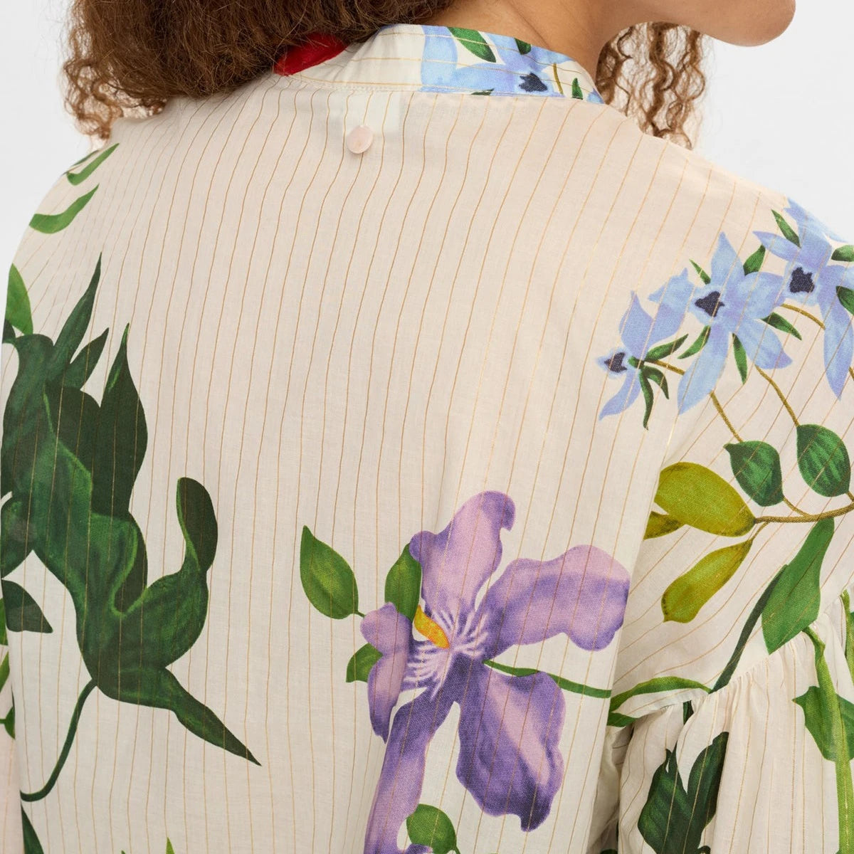 Nubelisa Shirt fra Nümph - Pristine - Detalje ryg