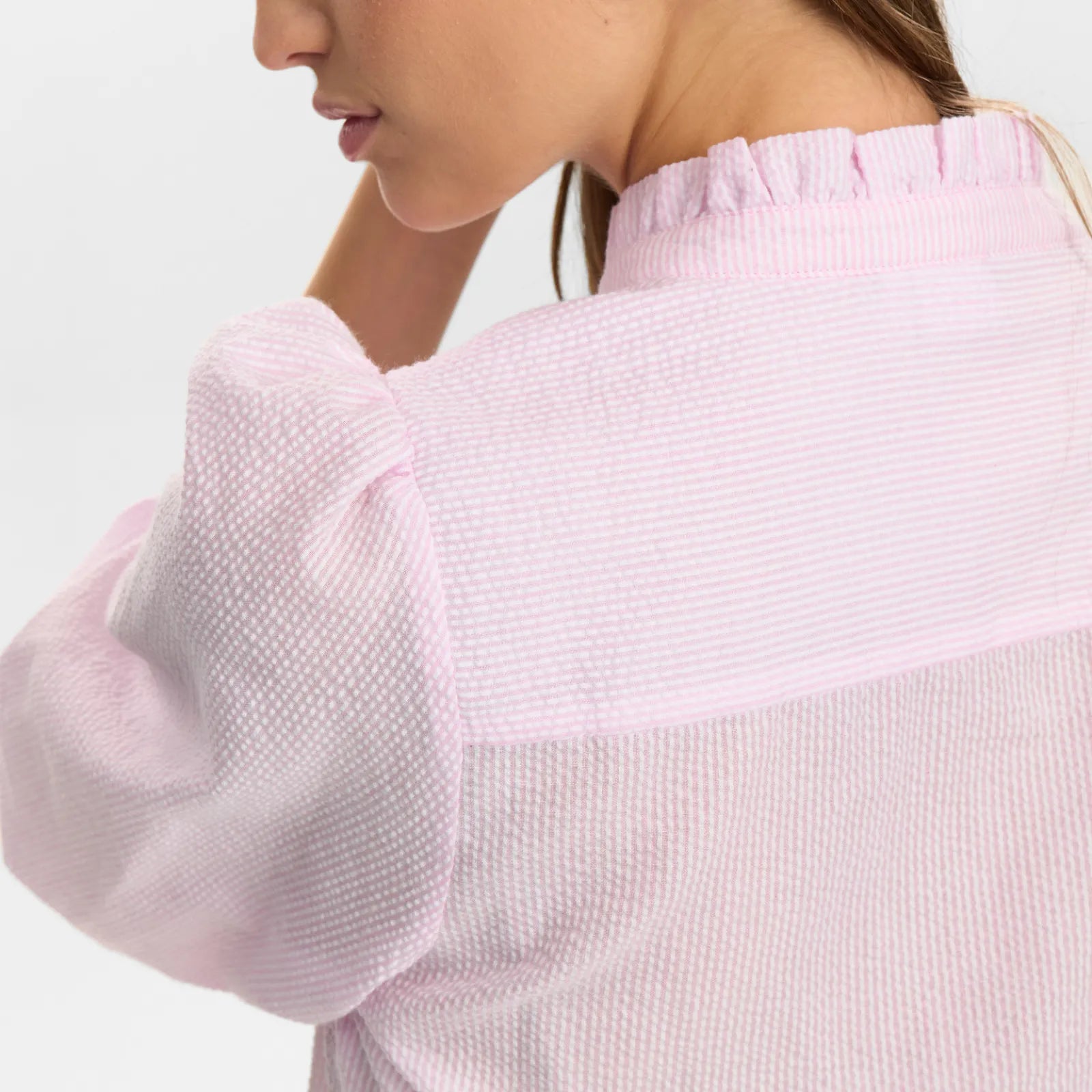 Nujane Shirt fra Nümph - Pink Lady - detalje rygstykke