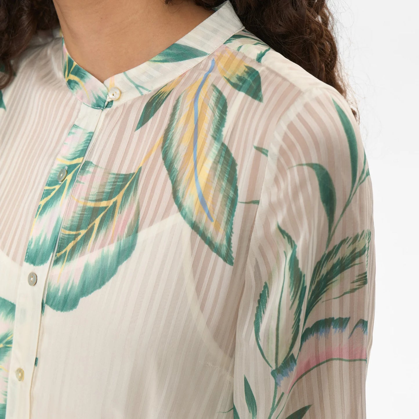 Nukyndall Dress fra Nümph - Pristine - Detalje krave