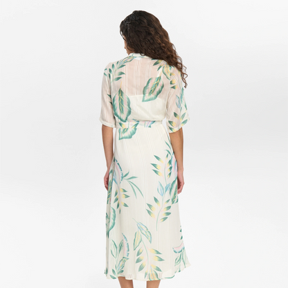 Nukyndall Dress fra Nümph - Pristine - Model fra ryggen