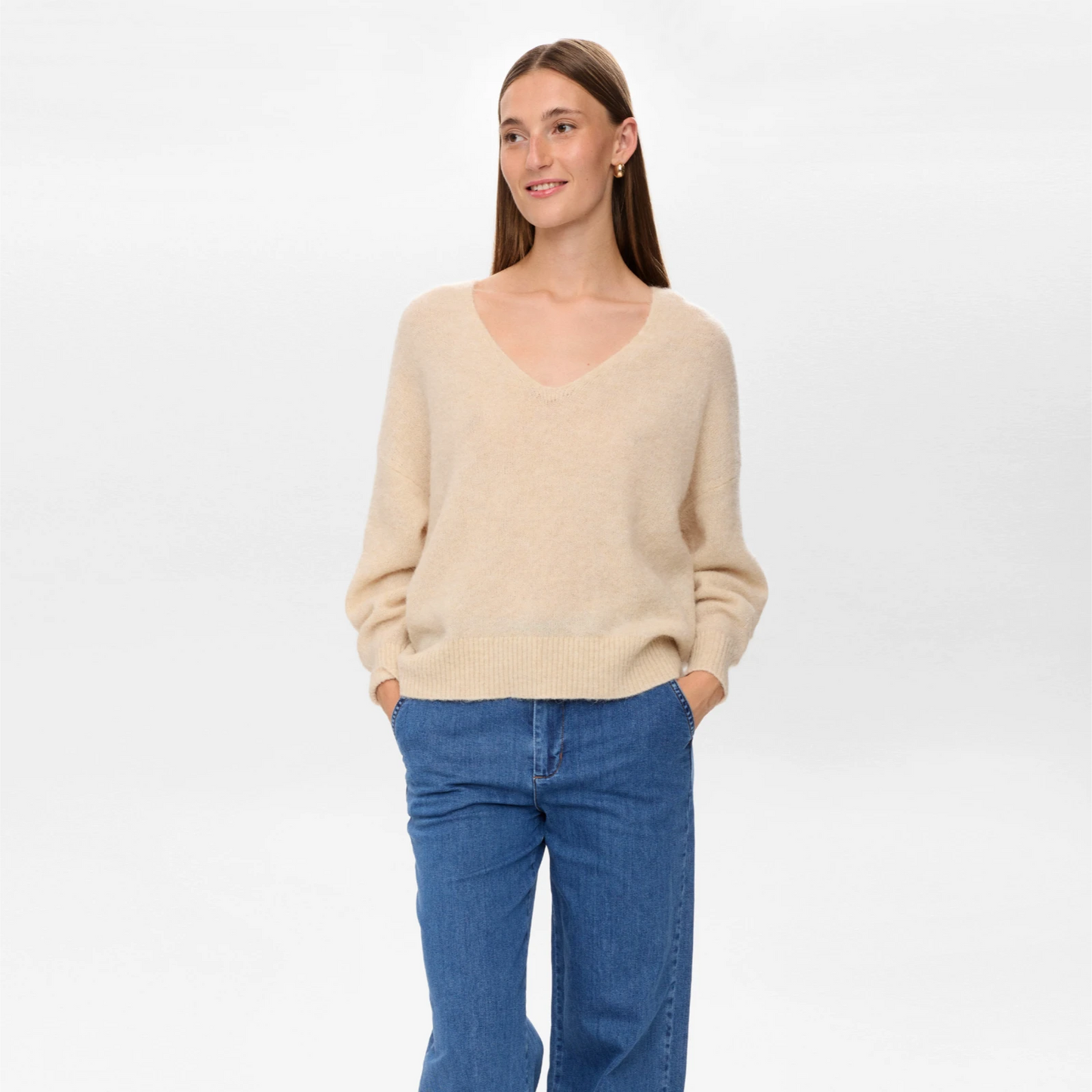 Nuriette V-Neck Pullover fra Nümph - Gray Morn - Model