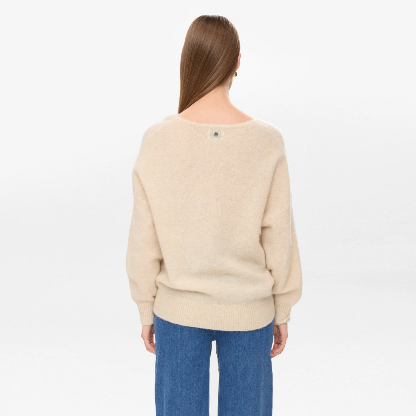 Nuriette V-Neck Pullover fra Nümph - Gray Morn - Model fra ryggen