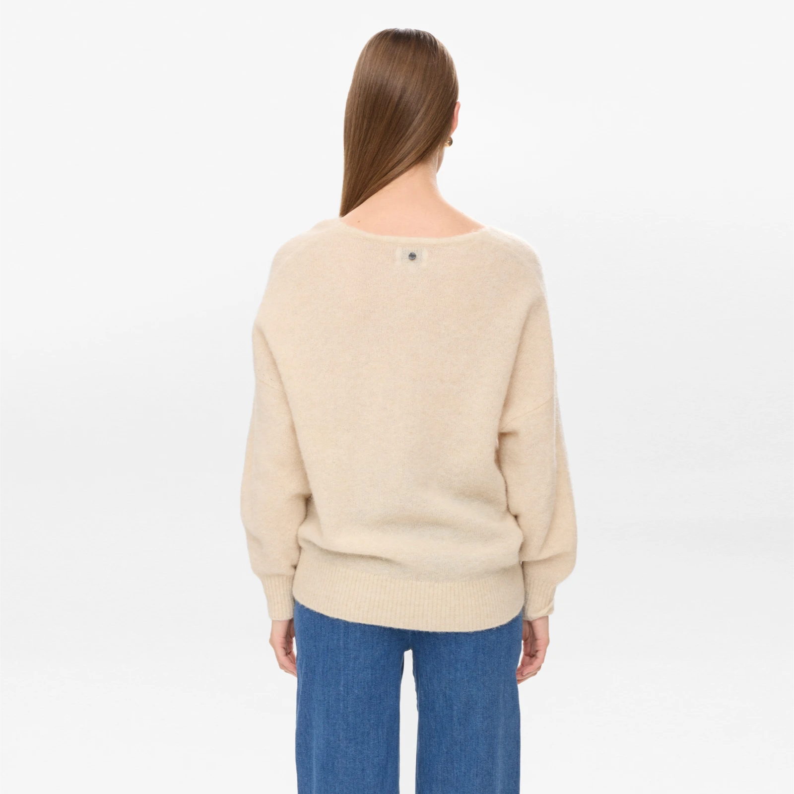 Nuriette V-Neck Pullover fra Nümph - Gray Morn - Model fra ryggen