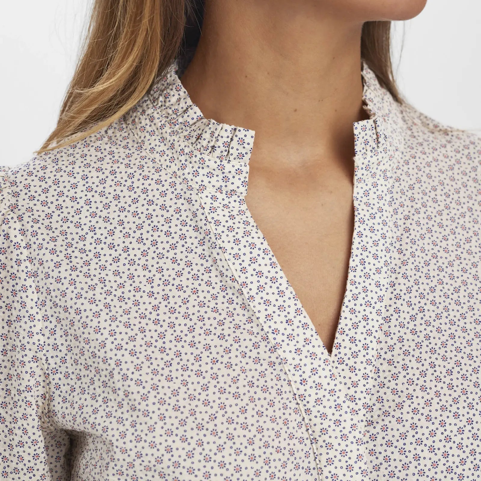 Nusala Shirt fra Nümph - Detalje