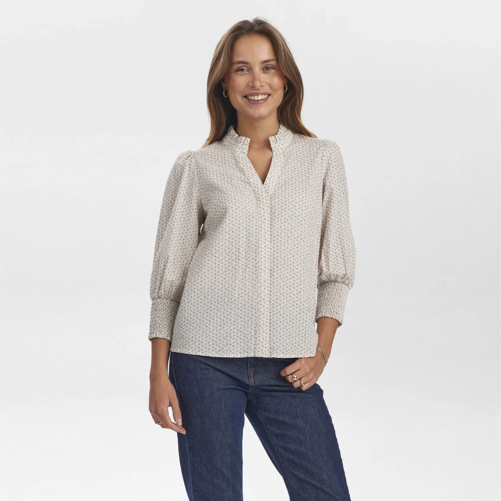 Nusala Shirt fra Nümph - Blueprint på model