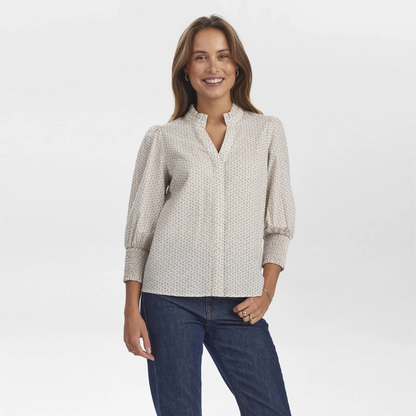 Nusala Shirt fra Nümph - Blueprint på model