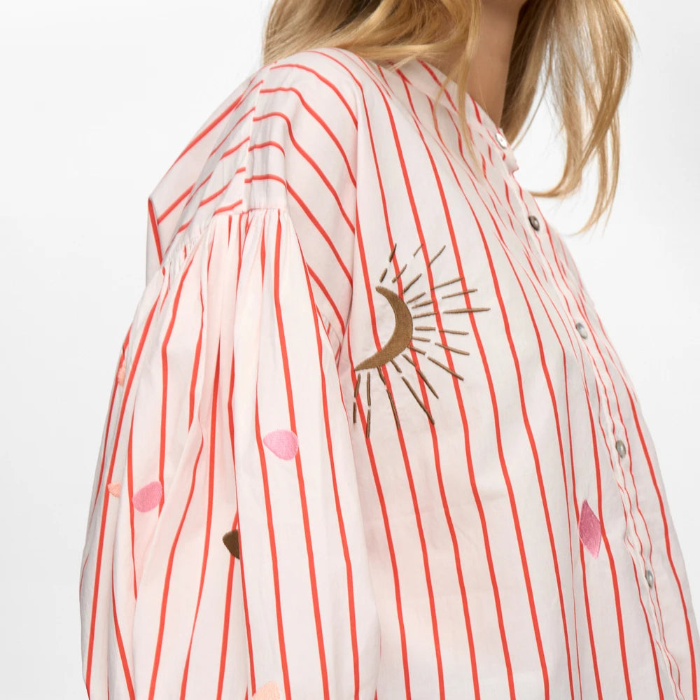 Nusoleima Shirt fra Nümph - Cloud Dancer - Detalje